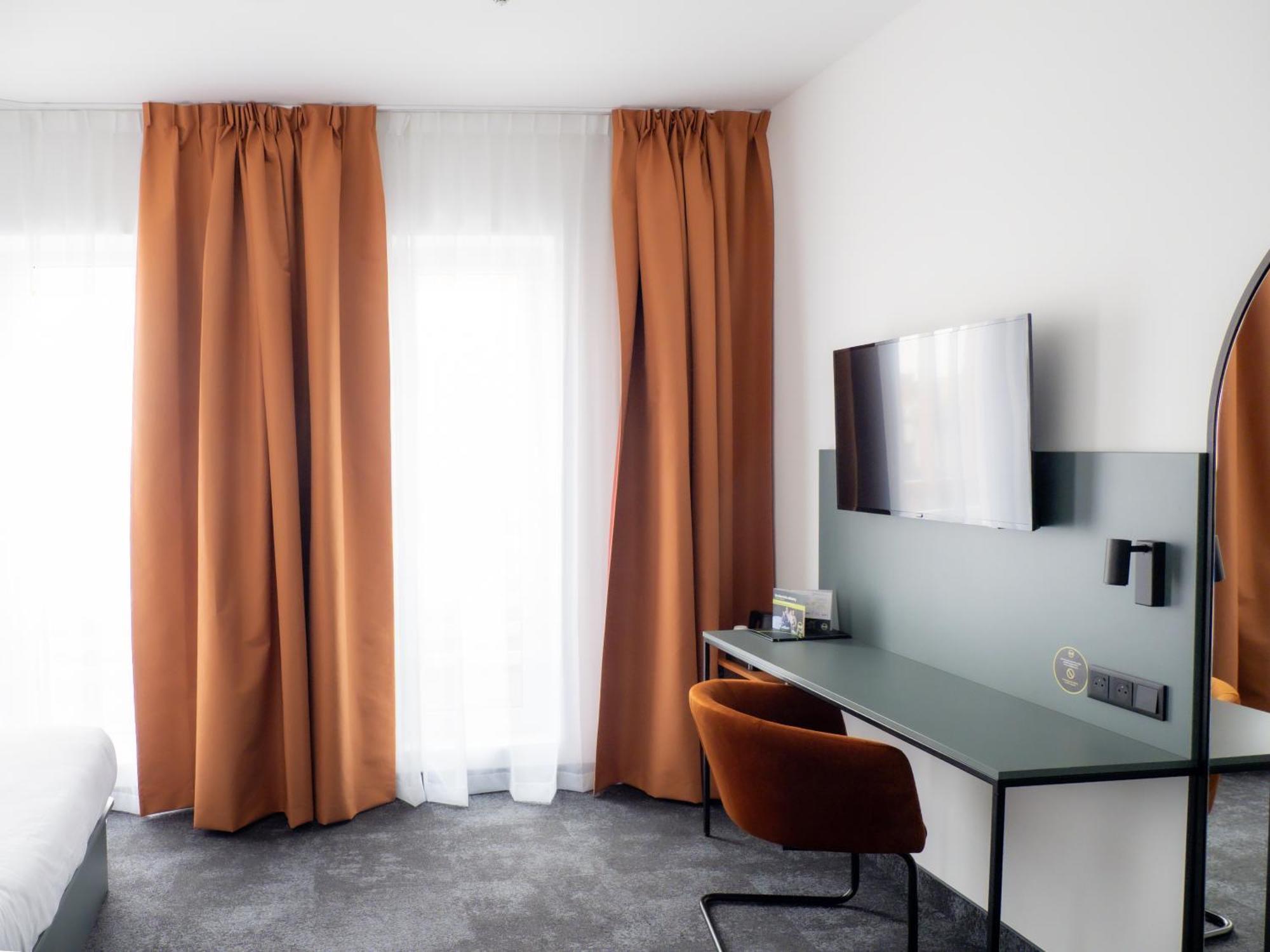 B&B Hotel Leszno Dış mekan fotoğraf